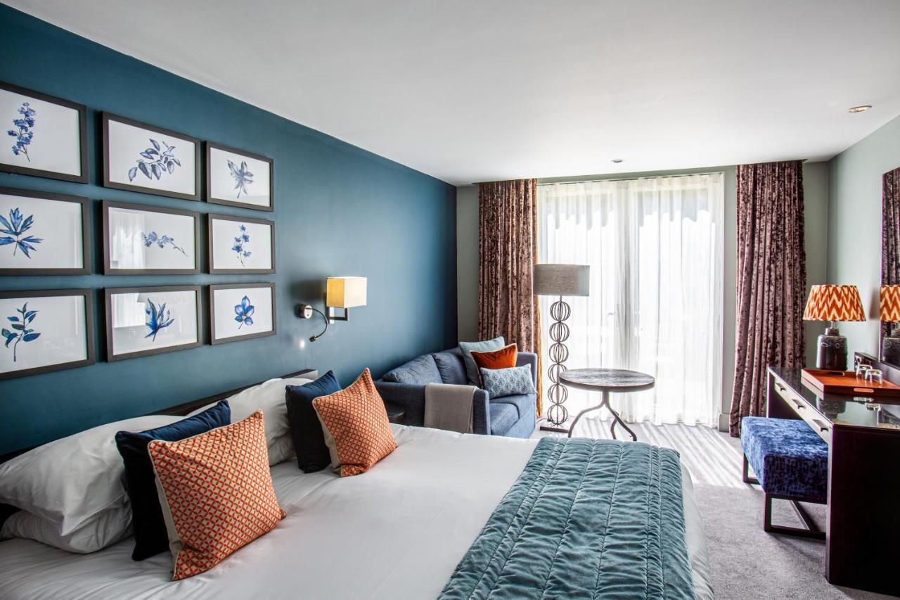Hogarths Hotel Солихъл Екстериор снимка
