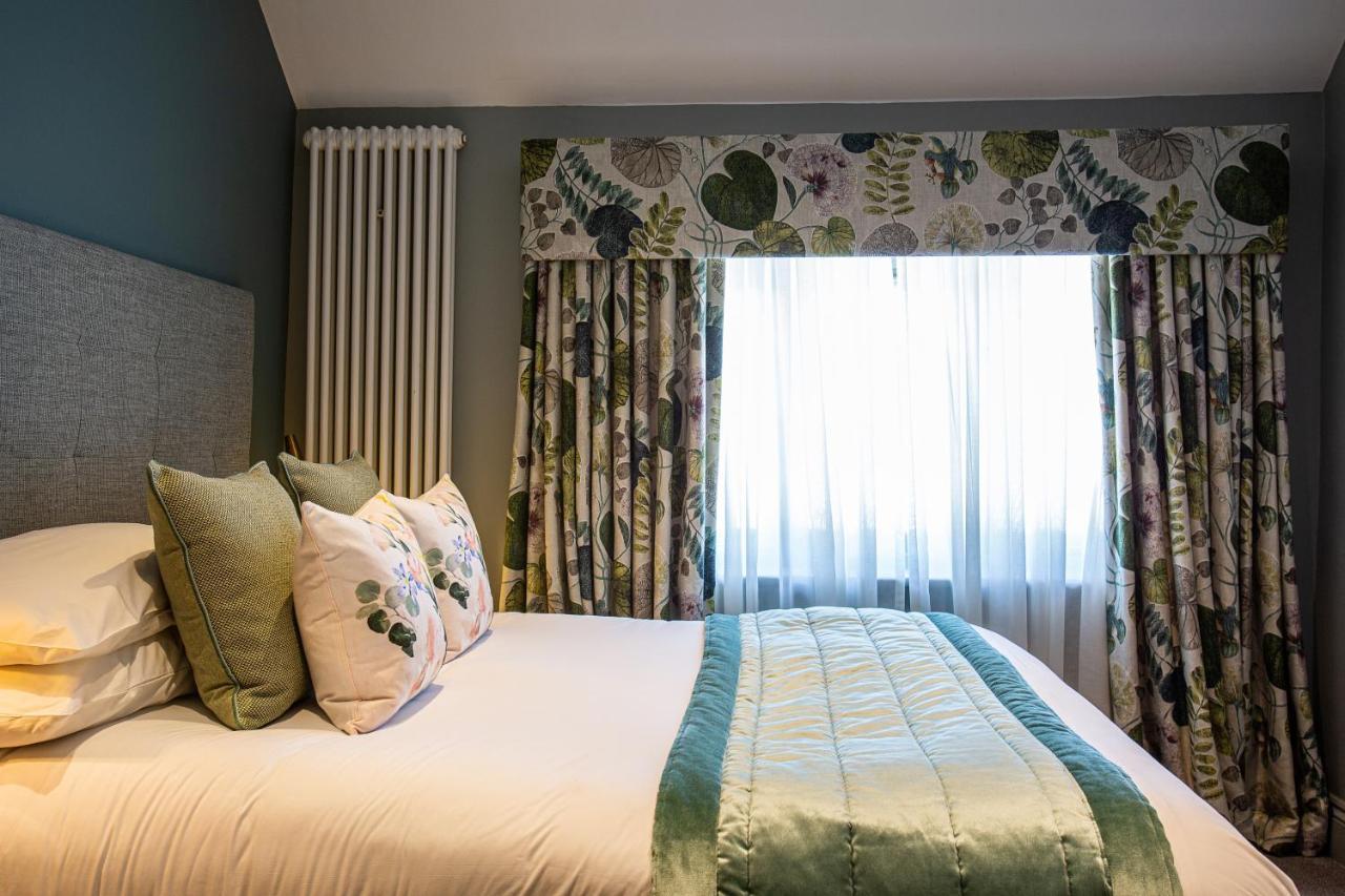 Hogarths Hotel Солихъл Екстериор снимка
