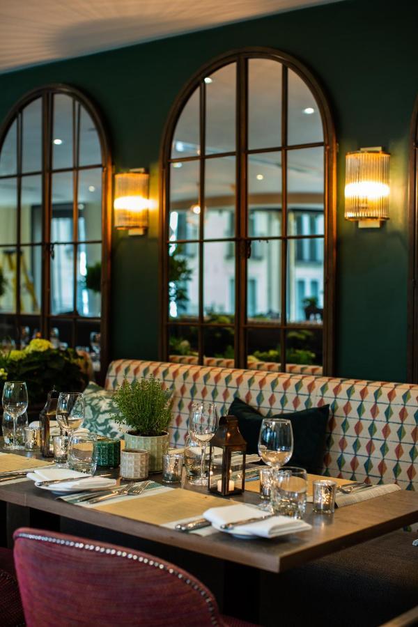Hogarths Hotel Солихъл Екстериор снимка