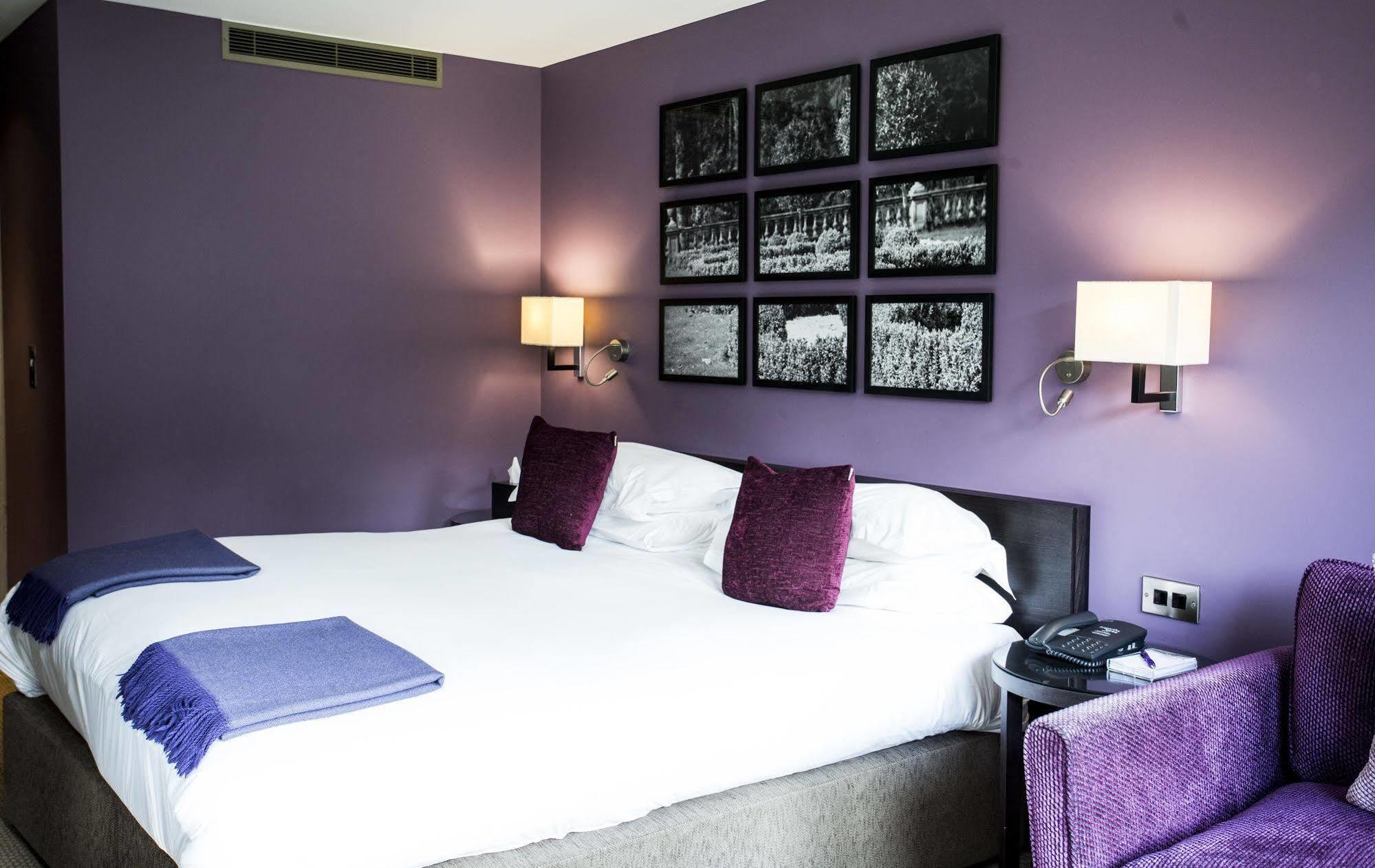 Hogarths Hotel Солихъл Екстериор снимка